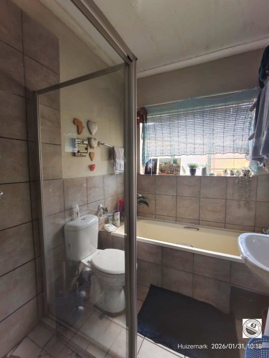 2 Bedroom Property for Sale in Vaalpark Free State